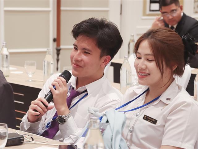 คณะรัฐศาสตร์และสังคมศาสตร์ 