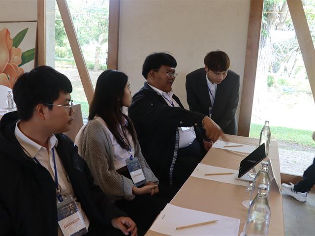 คณะรัฐศาสตร์และสังคมศาสตร์ 