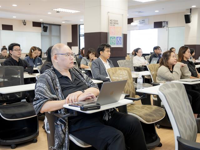 ม.พะเยา ยกระดับศักยภาพนักวิจัย จัดบรรยายพิเศษ “Unlocking the Secrets of High-Impact Publications” มุ่งเน้นการใช้ AI ในงานเขียนเชิงวิชาการอย่างรับผิดชอบสู่ระดับสากล