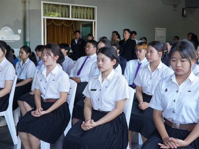 มหาวิทยาลัยพะเยา ต้อนรับผู้ว่าราชการจังหวัดพะเยา เยี่ยมติดตามผลการศึกษาและมอบถุงพระราชทานนักเรียนทุนพระราชทานเพื่อการศึกษาสงเคราะห์