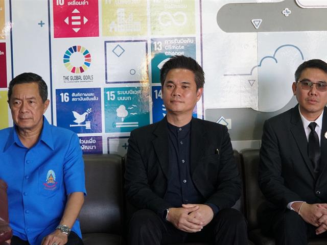 มหาวิทยาลัยพะเยา ต้อนรับผู้ว่าราชการจังหวัดพะเยา เยี่ยมติดตามผลการศึกษาและมอบถุงพระราชทานนักเรียนทุนพระราชทานเพื่อการศึกษาสงเคราะห์