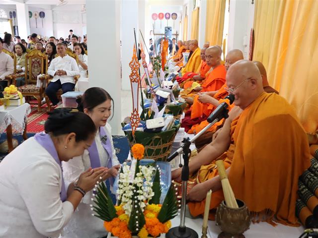 ม.พะเยา ร่วมสืบสานประเพณีห่มผ้าพระนอน วัดดงพระเจ้า อนุรักษ์วัฒนธรรมล้านนา