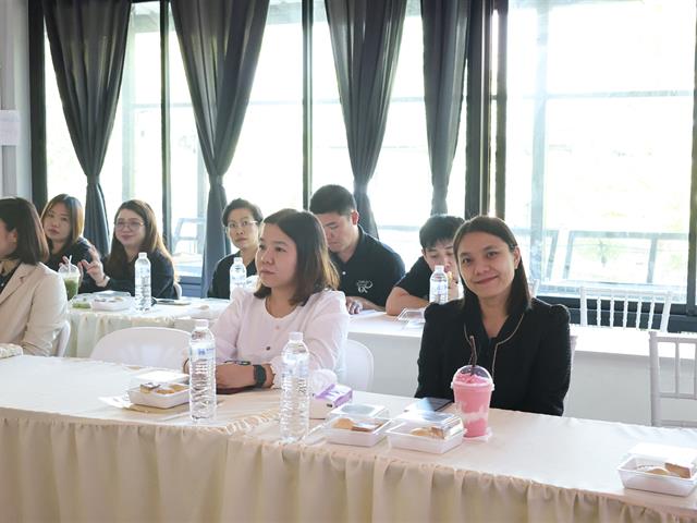 คณะรัฐศาสตร์และสังคมศาสตร์ 