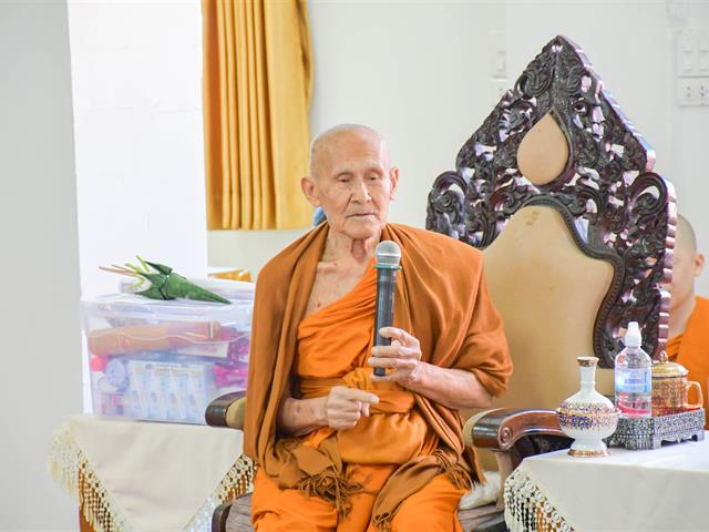 วิทยาลัยการศึกษา ร่วมสืบสานประเพณีห่มผ้าพระนอน วัดดงพระเจ้า อนุรักษ์วัฒนธรรมล้านนา