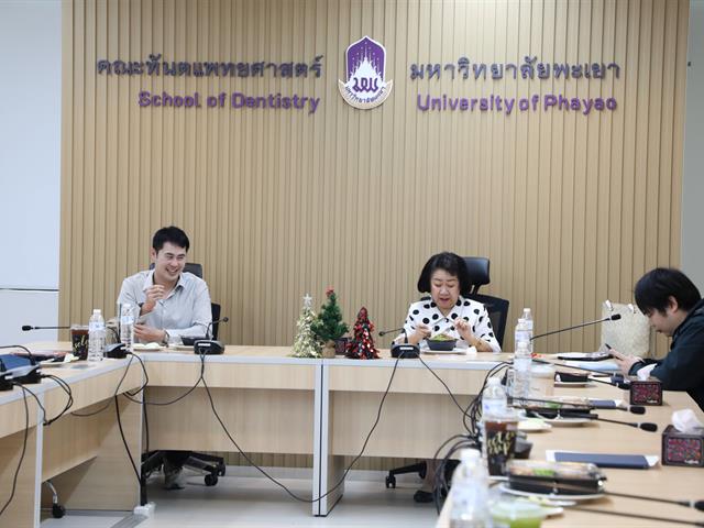 คณะทันตแพทยศาสตร์ มหาวิทยาลัยพะเยา ได้รับเกียรติจาก ผู้ช่วยศาสตราจารย์ ทันตแพทย์ ดร.สุพลเทพ ตีระกนก อาจารย์ประจำภาควิชาปริทันตวิทยา คณะทันตแพทยศาสตร์ มหาวิทยาลัยสงขลานครินทร์ มาเป็นวิทยากรบรรยายพิเศษ หัวข้อ”ปริทันตวิทยา”