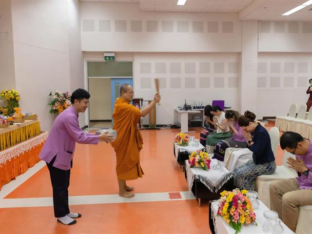 คณะศิลปศาสตร์จัดโครงการทำบุญคณะศิลปศาสตร์ และ การบรรยายธรรม  "ธรรมะนำใจ: สร้างจริยธรรมในการทำงาน" เนื่องในวันขึ้นปีใหม่ ๒๕๖๙