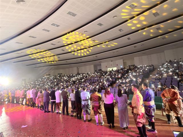 พัสตราภรณ์วิจิตร เทิดพระนามสิริกิติ์ สถิตนิจนิรันดร์