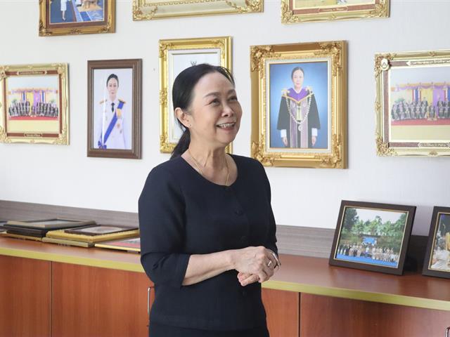 คณะวิศวกรรมศาสตร์ ม.พะเยา เข้าพบอธิการบดีเพื่อมอบของที่ระลึก ในโอกาสเป็นประธานการจัดการประชุมวิชาการทางวิศวกรรมไฟฟ้า ครั้งที่ 48