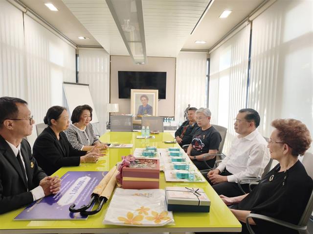 มหาวิทยาลัยพะเยา รับมอบเงินสนับสนุนกองทุนเพื่อนิสิต คณะทันตแพทยศาสตร์ เพื่อส่งเสริมโอกาสทางการศึกษาอย่างยั่งยืน