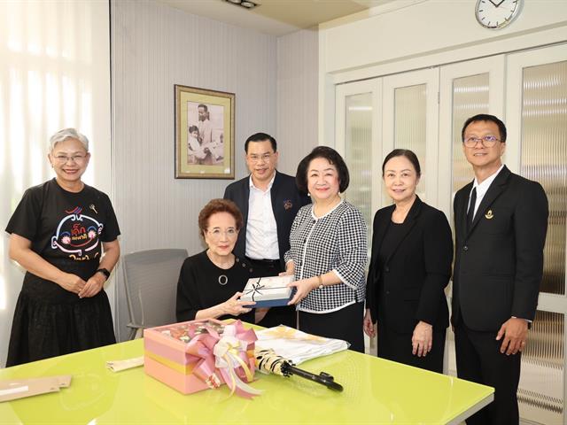 มหาวิทยาลัยพะเยา รับมอบเงินสนับสนุนกองทุนเพื่อนิสิต คณะทันตแพทยศาสตร์ เพื่อส่งเสริมโอกาสทางการศึกษาอย่างยั่งยืน