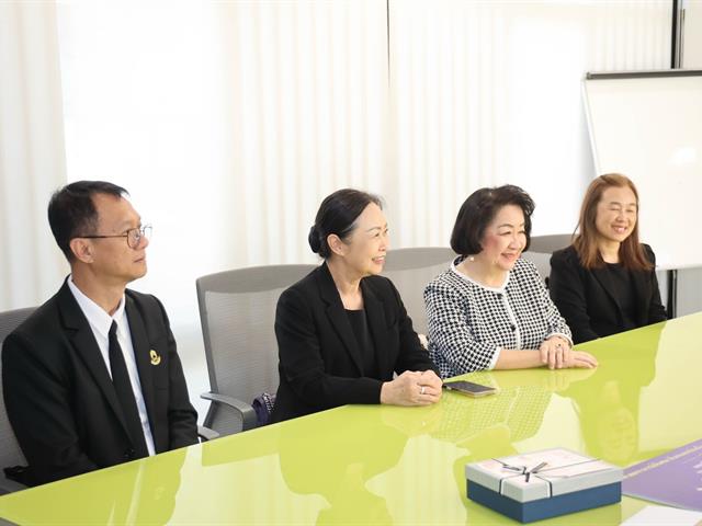 มหาวิทยาลัยพะเยา รับมอบเงินสนับสนุนกองทุนเพื่อนิสิต คณะทันตแพทยศาสตร์ เพื่อส่งเสริมโอกาสทางการศึกษาอย่างยั่งยืน