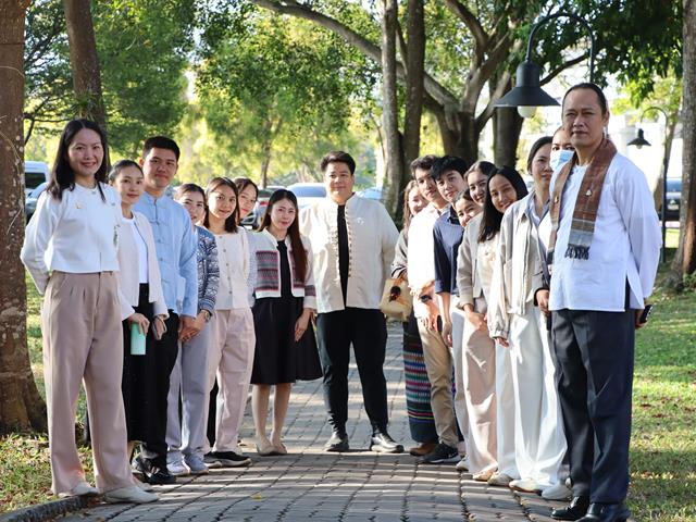 คณะรัฐศาสตร์และสังคมศาสตร์ 