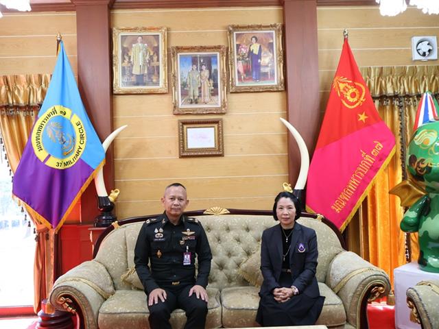 วิทยาเขตเชียงราย เข้าสวัสดีและขอรับพรจากผู้บัญชาการมณฑลทหารบก 37