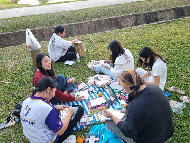 ศูนย์ปฏิบัติการจิตอาสา กองกิจการนิสิต จัดกิจกรรมจิตอาสาอาสาสมุดทำมือเพื่อน้อง ปีที่ 5 ในระหว่างวันที่ 6 - 8 มกราคม 2569  ณ บริเวณอ่างหลวง มหาวิทยาลัยพะเยา