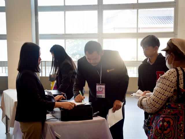 โรงเรียนสาธฺตมหาวิทยาลัยพะเยา