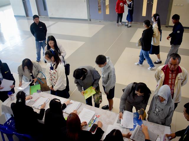 โรงเรียนสาธฺตมหาวิทยาลัยพะเยา