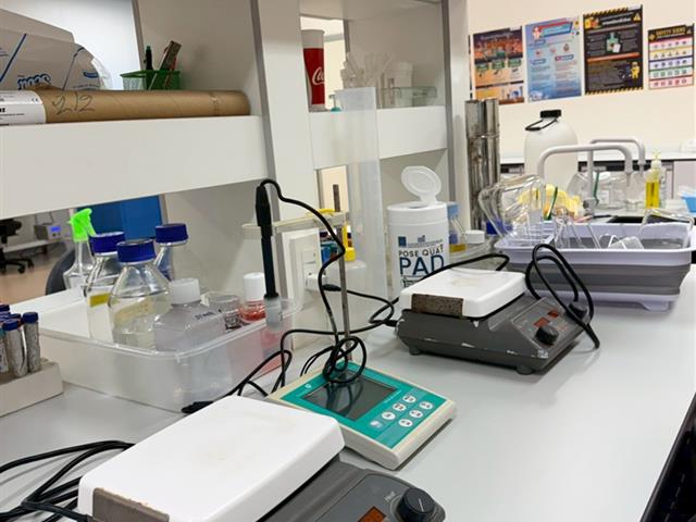 คณะทันตแพทยศาสตร์ มหาวิทยาลัยพะเยา ศึกษาดูงานห้องปฏิบัติการทันตกรรมและศูนย์เครื่องมือวิทยาศาสตร์ มหาวิทยาลัยแม่ฟ้าหลวง