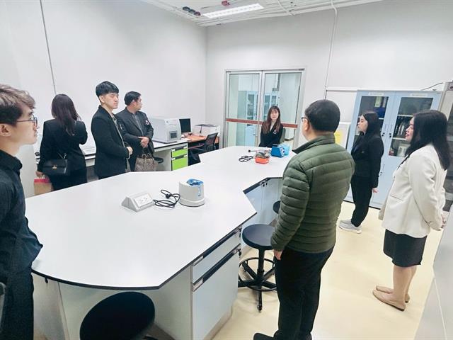 คณะทันตแพทยศาสตร์ มหาวิทยาลัยพะเยา ศึกษาดูงานห้องปฏิบัติการทันตกรรมและศูนย์เครื่องมือวิทยาศาสตร์ มหาวิทยาลัยแม่ฟ้าหลวง