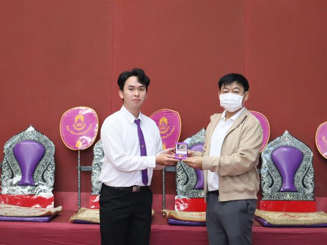 คณะวิศวกรรมศาสตร์ จัดพิธีมอบเหรียญเรียนดีและเกียรติบัตร แก่นิสิตผู้มีผลการเรียนเป็นเลิศ ประจำปีการศึกษา 2567