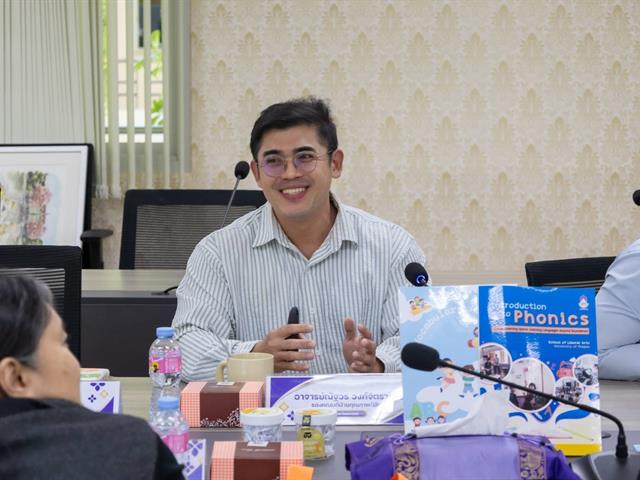 คณะศิลปศาสตร์ให้การต้อนรับคณะศึกษาดูงานด้านการบริการวิชาการ คณะมนุษยศาสตร์ มหาวิทยาลัยเกษตรศาสตร์