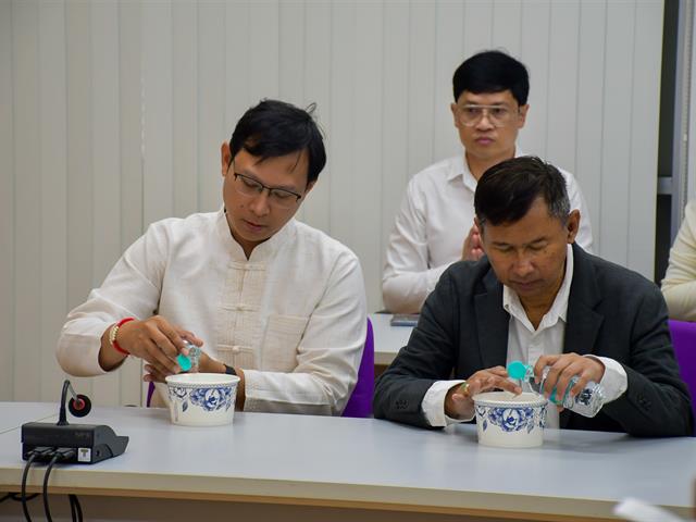 วิทยาลัยการศึกษา จัดกิจกรรมทำบุญขึ้นปีใหม่ ใส่บาตรข้าวสารอาหารแห้ง และถวายภัตตาหารเพล 