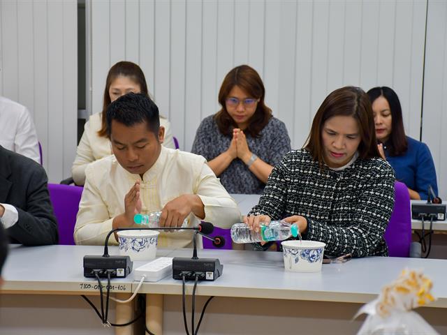 วิทยาลัยการศึกษา จัดกิจกรรมทำบุญขึ้นปีใหม่ ใส่บาตรข้าวสารอาหารแห้ง และถวายภัตตาหารเพล 