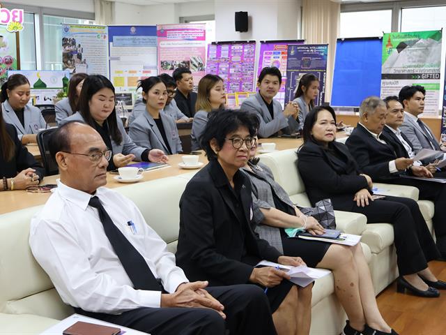 วิทยาลัยการจัดการ หลักสูตรการศึกษามหาบัณฑิต สาขาวิชาการบริหารการศึกษา จัดนิทรรศการและนำเสนอผลการฝึกปฏิบัติวิชาชีพการบริหารการศึกษาในสถานศึกษา ภาคเรียนที่ 2/2568