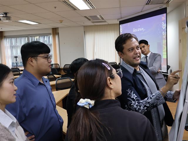 วิทยาลัยการจัดการ หลักสูตรการศึกษามหาบัณฑิต สาขาวิชาการบริหารการศึกษา รายวิชาความเป็นผู้บริหารการศึกษามืออาชีพ เปิดพื้นที่แลกเปลี่ยนเรียนรู้ผ่านกระบวนการ Brainstorming