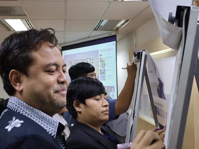 วิทยาลัยการจัดการ หลักสูตรการศึกษามหาบัณฑิต สาขาวิชาการบริหารการศึกษา รายวิชาความเป็นผู้บริหารการศึกษามืออาชีพ เปิดพื้นที่แลกเปลี่ยนเรียนรู้ผ่านกระบวนการ Brainstorming