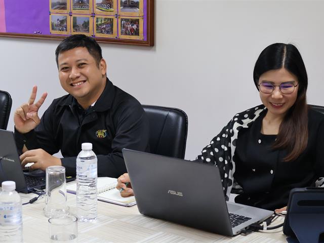 หลักสูตรปรัชญาดุษฎีบัณฑิต สาขาวิชาการบริหารการศึกษา  การนำเสนองานวิจัยของนิสิตระดับปริญญาเอก ในรายวิชาสัมมนา  2