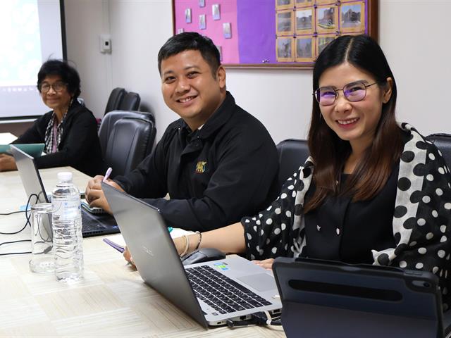 หลักสูตรปรัชญาดุษฎีบัณฑิต สาขาวิชาการบริหารการศึกษา  การนำเสนองานวิจัยของนิสิตระดับปริญญาเอก ในรายวิชาสัมมนา  2