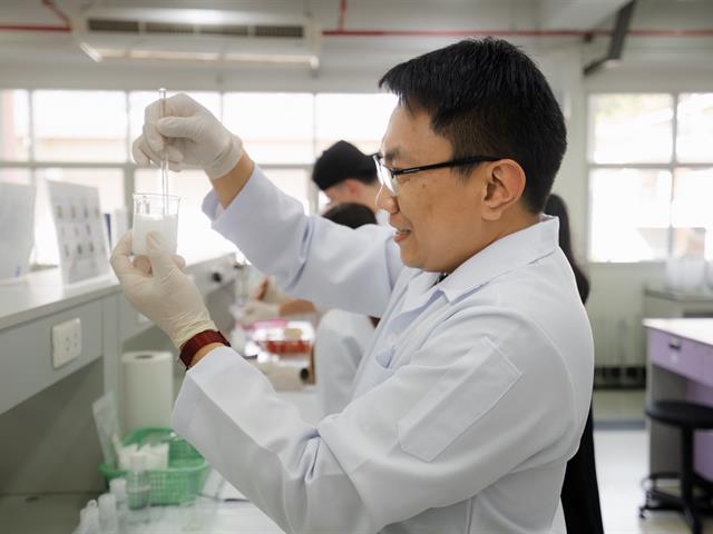 คณะเภสัชศาสตร์ ม.พะเยา จัด COSMETIC WORKSHOP “Aroma Hand Cream” ต้อนรับนักศึกษาเภสัชศาสตร์จาก University of Utah