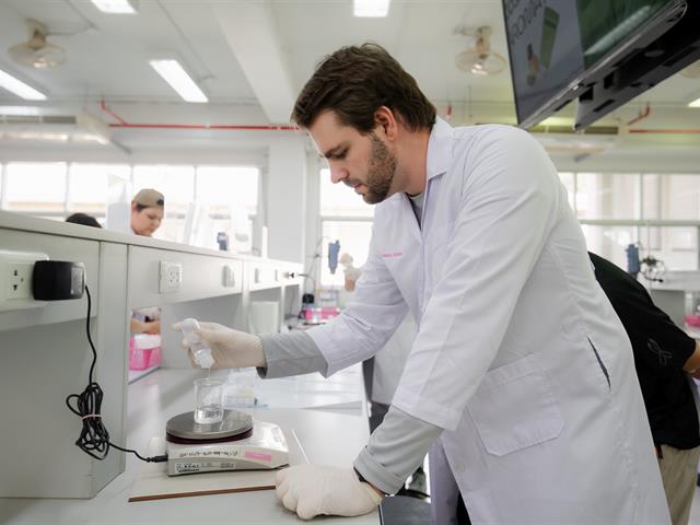 คณะเภสัชศาสตร์ ม.พะเยา จัด COSMETIC WORKSHOP “Aroma Hand Cream” ต้อนรับนักศึกษาเภสัชศาสตร์จาก University of Utah