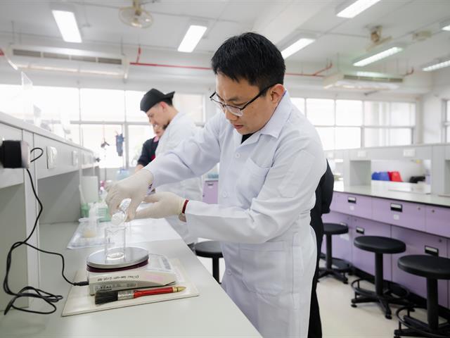 คณะเภสัชศาสตร์ ม.พะเยา จัด COSMETIC WORKSHOP “Aroma Hand Cream” ต้อนรับนักศึกษาเภสัชศาสตร์จาก University of Utah