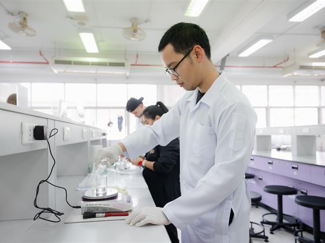 คณะเภสัชศาสตร์ ม.พะเยา จัด COSMETIC WORKSHOP “Aroma Hand Cream” ต้อนรับนักศึกษาเภสัชศาสตร์จาก University of Utah