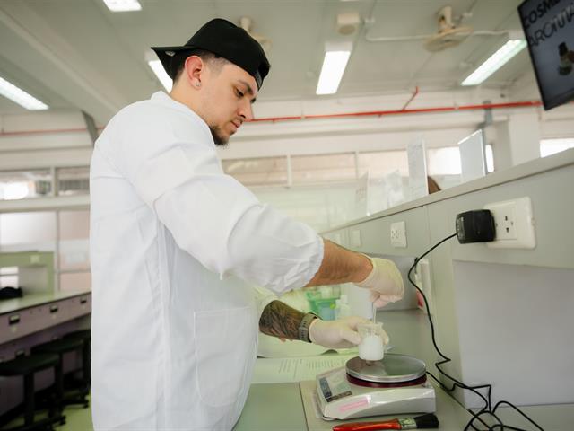 คณะเภสัชศาสตร์ ม.พะเยา จัด COSMETIC WORKSHOP “Aroma Hand Cream” ต้อนรับนักศึกษาเภสัชศาสตร์จาก University of Utah