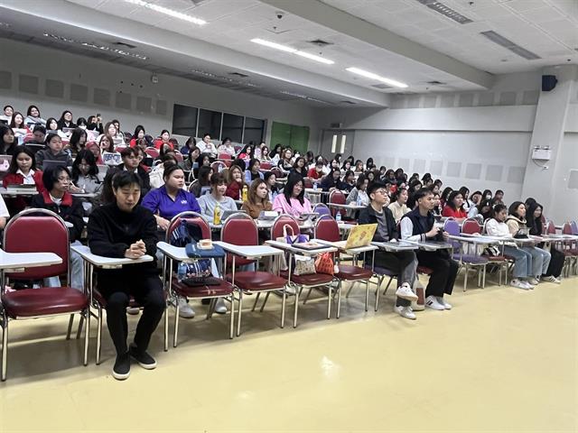 คณะศิลปศาสตร์จัดโครงการส่งเสริมการเรียนรู้ภาษาจีนผ่านสื่อเทคโนโลยีสารสนเทศจีน