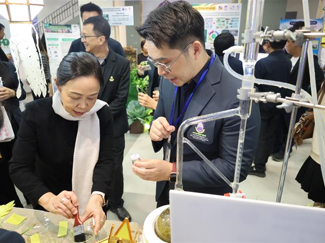 คณะเภสัชศาสตร์ เข้าร่วมการประชุมวิชาการระดับชาติ พะเยาวิจัย ครั้งที่ 15 ภายใต้หัวข้อ “SDG Global Connect : Learning from Best Practices”