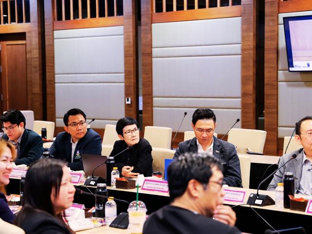 บริหารจัดการทันสมัยมีประสิทธิภาพ โปร่งใส และมีธรรมาภิบาล มุ่งเน้นการบริหารจัดการที่มีประสิทธิภาพ โปร่งใส และตรวจสอบได้ พร้อมทั้งส่งเสริมความเป็นสากล ความก้าวหน้าทางสายอาชีพ การดูแลสุขภาพ สิ่งแวดล้อม และการพัฒนา Ranking ของมหาวิทยาลัยอย่างต่อเนื่อง