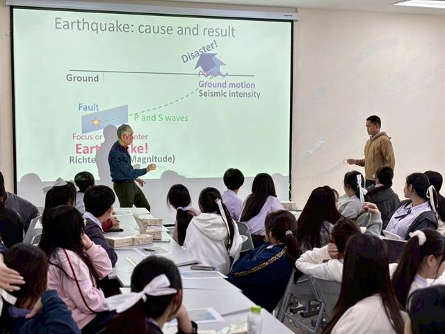 โรงเรียนสาธฺตมหาวิทยาลัยพะเยา