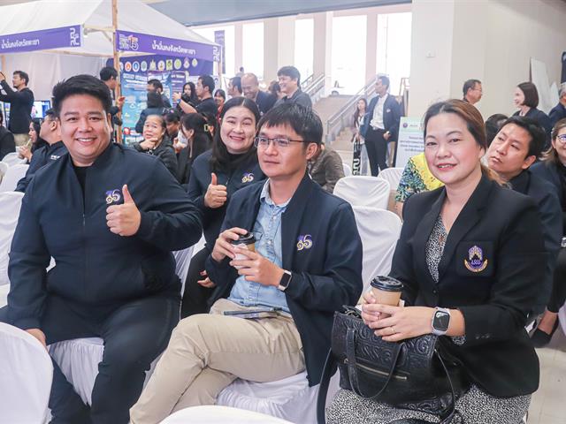 คณะรัฐศาสตร์และสังคมศาสตร์ 