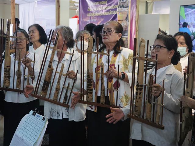 คณะรัฐศาสตร์และสังคมศาสตร์ 