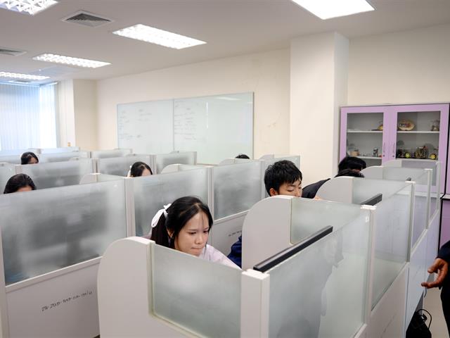 โรงเรียนสาธฺตมหาวิทยาลัยพะเยา