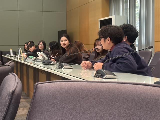 คณะรัฐศาสตร์และสังคมศาสตร์ 