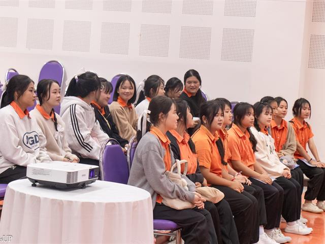คณะศิลปศาสตร์ให้การต้อนรับคณะครูและนักเรียน โรงเรียนบ้านเทอดไทย จังหวัดเชียงราย