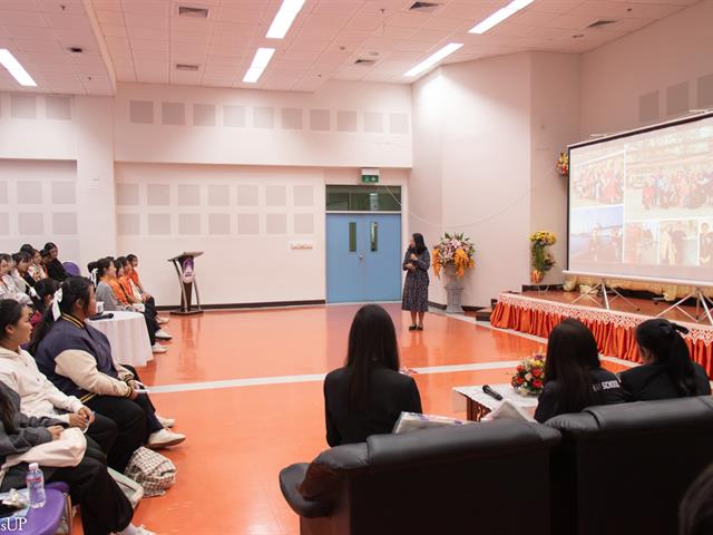 คณะศิลปศาสตร์ให้การต้อนรับคณะครูและนักเรียน โรงเรียนบ้านเทอดไทย จังหวัดเชียงราย