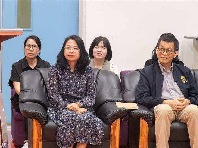 คณะศิลปศาสตร์ให้การต้อนรับคณะครูและนักเรียน โรงเรียนบ้านเทอดไทย จังหวัดเชียงราย