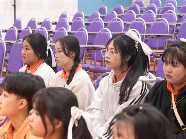 คณะศิลปศาสตร์ให้การต้อนรับคณะครูและนักเรียน โรงเรียนบ้านเทอดไทย จังหวัดเชียงราย