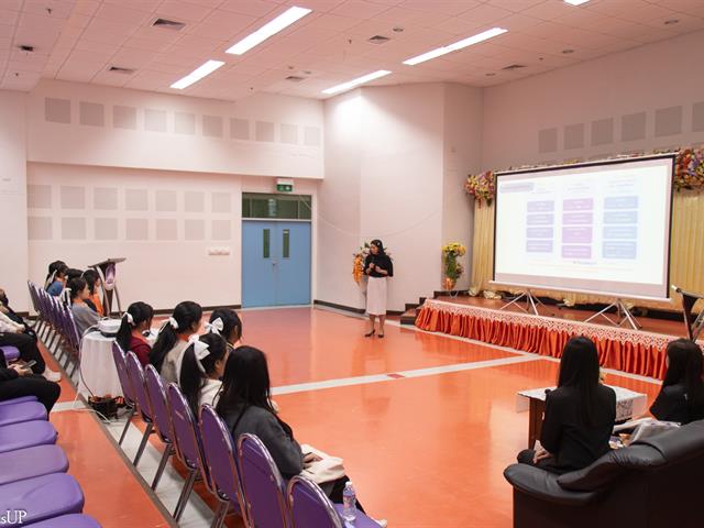 คณะศิลปศาสตร์ให้การต้อนรับคณะครูและนักเรียน โรงเรียนบ้านเทอดไทย จังหวัดเชียงราย