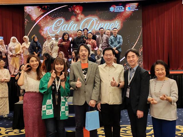 ศาสตราจารย์ ทันตแพทย์หญิง ดร.พัชราวรรณ ศรีศิลปนันทน์ คณบดีคณะทันตแพทยศาสตร์ มหาวิทยาลัยพะเยา เข้าร่วมการประชุมวิชาการนานาชาติ ณ กรุงกัวลาลัมเปอร์ 